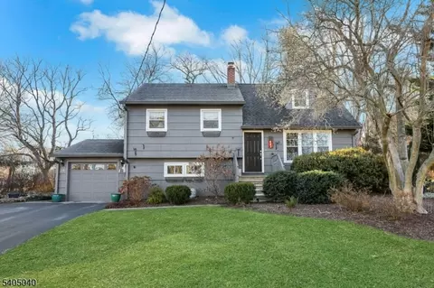 28 Kingston Rd, Wayne, NJ 07470