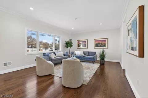 6-10 River Rd, Fair Lawn, NJ 07410