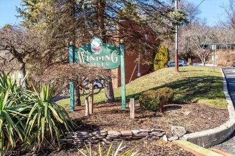 100 Pierson Miller Dr #F32, Pompton Lakes, NJ 07442