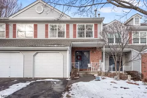 30 Hickory Way, Mount Arlington, NJ 07856