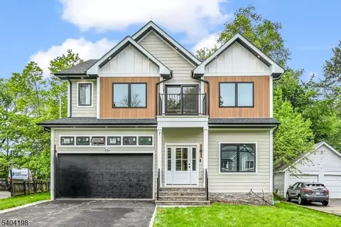 7 Royal Ave, Livingston, NJ 07039