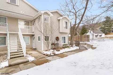 47 Spruce Ct, Bedminster, NJ 07921