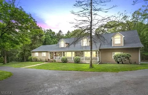103 Burnt Meadow Rd, Ringwood, NJ 07456