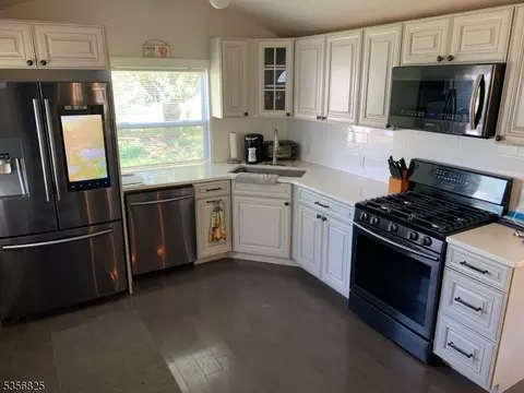 Kitchen - 7 Shore Rd, Wayne, NJ 07470 photo 1 of 1