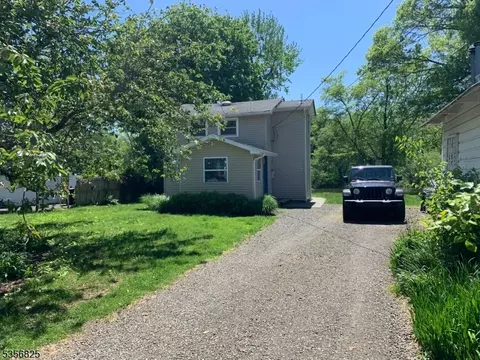 7 Shore Rd, Wayne, NJ 07470