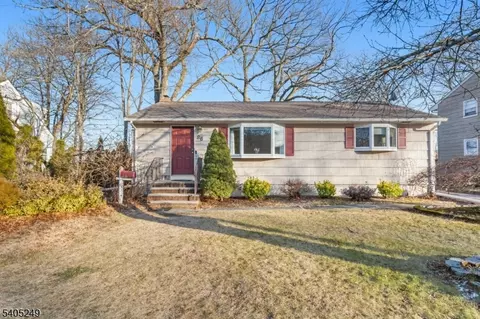 86 Reservoir Ave, Butler, NJ 07405