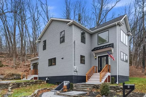 1 Four Corners Rd, Blairstown, NJ 07825