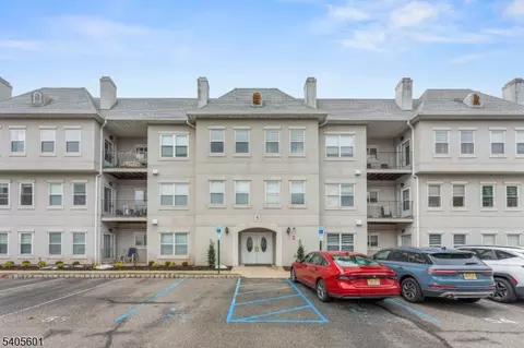 511 Brittany Dr, Wayne, NJ 07470