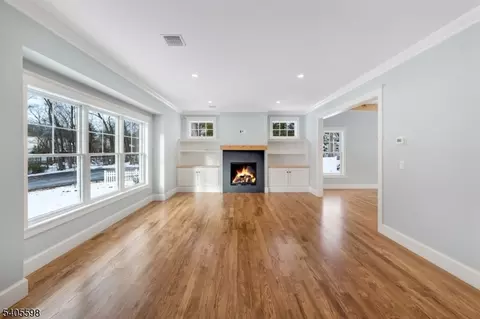 28 North St, Ramsey, NJ 07446