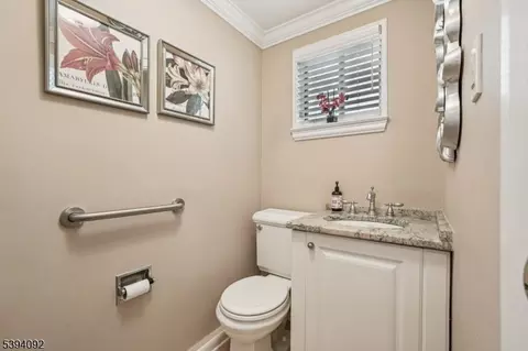 32 Augusta Dr, Wayne, NJ 07470 photo 34