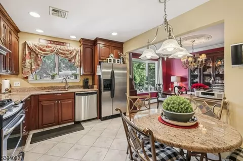 32 Augusta Dr, Wayne, NJ 07470 photo 24