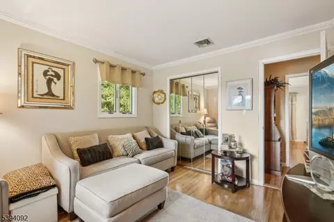 32 Augusta Dr, Wayne, NJ 07470 photo 15