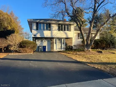 32 Augusta Dr, Wayne, NJ 07470 photo 2