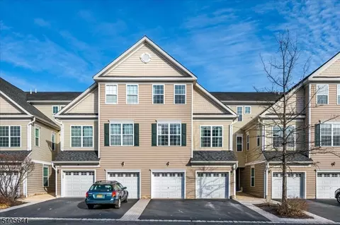 9 Swing Bridge Ln, South Bound Brook, NJ 08880
