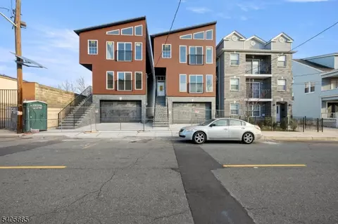 512 S 15th St, Newark, NJ 07103