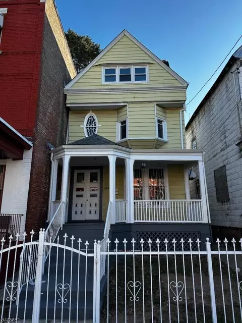 213 N 7th St, Newark, NJ 07107