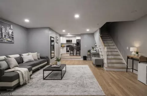 83 Bedford St, East Orange, NJ 07018