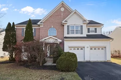 3 Summerfield Dr, Princeton, NJ 08540