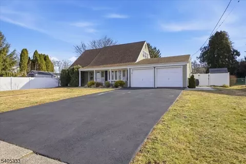 3 Cypress Rd, Somerset, NJ 08873