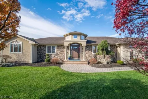 761 Valley Rd, Wayne, NJ 07470