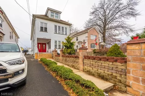 526 W End Ave, Elizabeth, NJ 07202