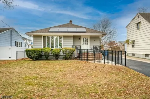 26 Goodwill Pl, Metuchen, NJ 08840
