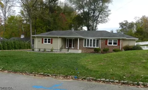 6 Crestwood Rd, Long Hill, NJ 07933