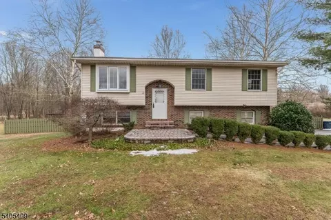 217 Van Syckels Rd, Hampton, NJ 08827