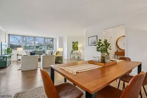 530 Valley Rd #3A, Montclair, NJ 07043