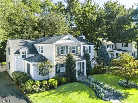 36 Plymouth Rd, Summit, NJ 07901