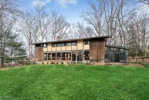 155 Hickory Ln, Closter, NJ 07624