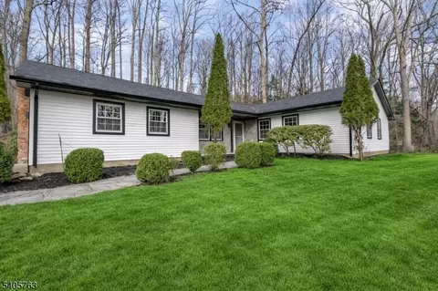7 Winding Way, Belvidere, NJ 07823