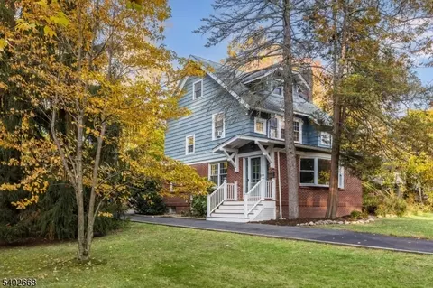 47 Oakland Rd, Maplewood, NJ 07040