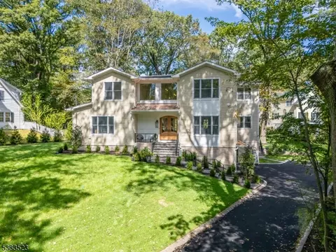 12 Coniston Rd, Millburn Twp, NJ 07078