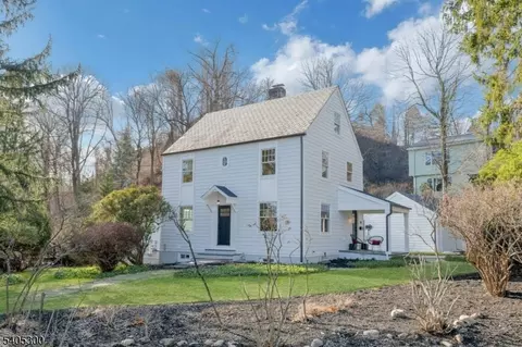 30 Edgecliff Rd, Montclair, NJ 07043