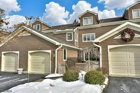 272 Belmont Pl, Mahwah, NJ 07430