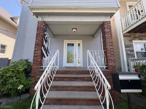 146 Sayre, Elizabeth, NJ 07208