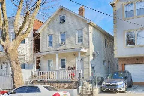 417 Franklin St, Elizabeth City, NJ 07206