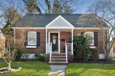 7 Colin Kelly St, Cranford, NJ 07016