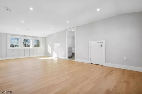 8 Willow St, Millburn, NJ 07041 photo 14