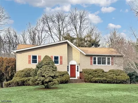 131 James Dr, Ringwood, NJ 07456