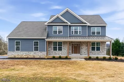 105 Junction Rd, Hampton, NJ 08827