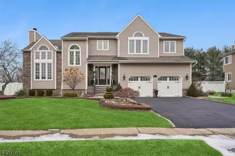 13 Crestmont Dr, Hillsborough, NJ 08844