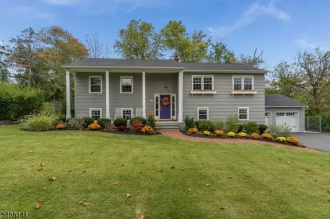 173 W Oak St, Basking Ridge, NJ 07920