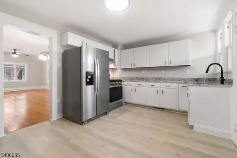 233 Irwin St, Phillipsburg, NJ 08865