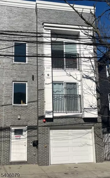 120 Fleming Ave, Newark, NJ 07105