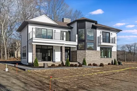 424 Lake Shore Dr, Hewitt, NJ 07421