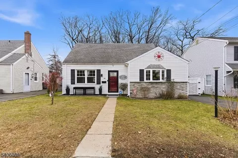 44 Kaywin Ave, Hawthorne, NJ 07506