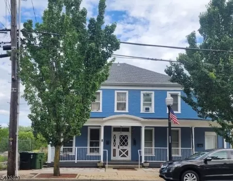 37 W Washington Ave, Washington, NJ 07882