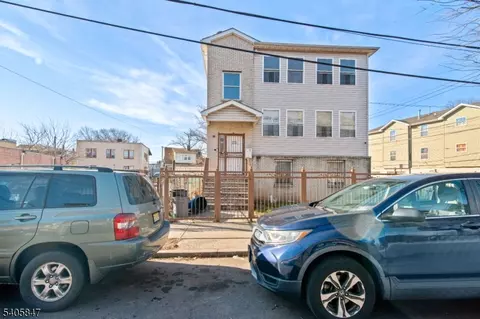 219-221 Clinton Pl, Newark, NJ 07112